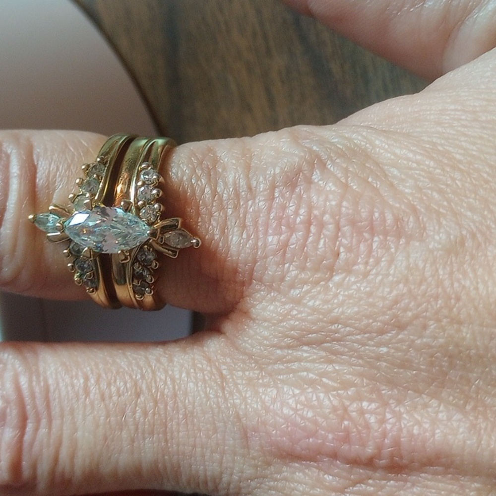 Avon Engagement Ring Set/Goldtone/3 Rings